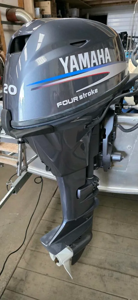Yamaha 20hp trim and tilt electric start - Image 2