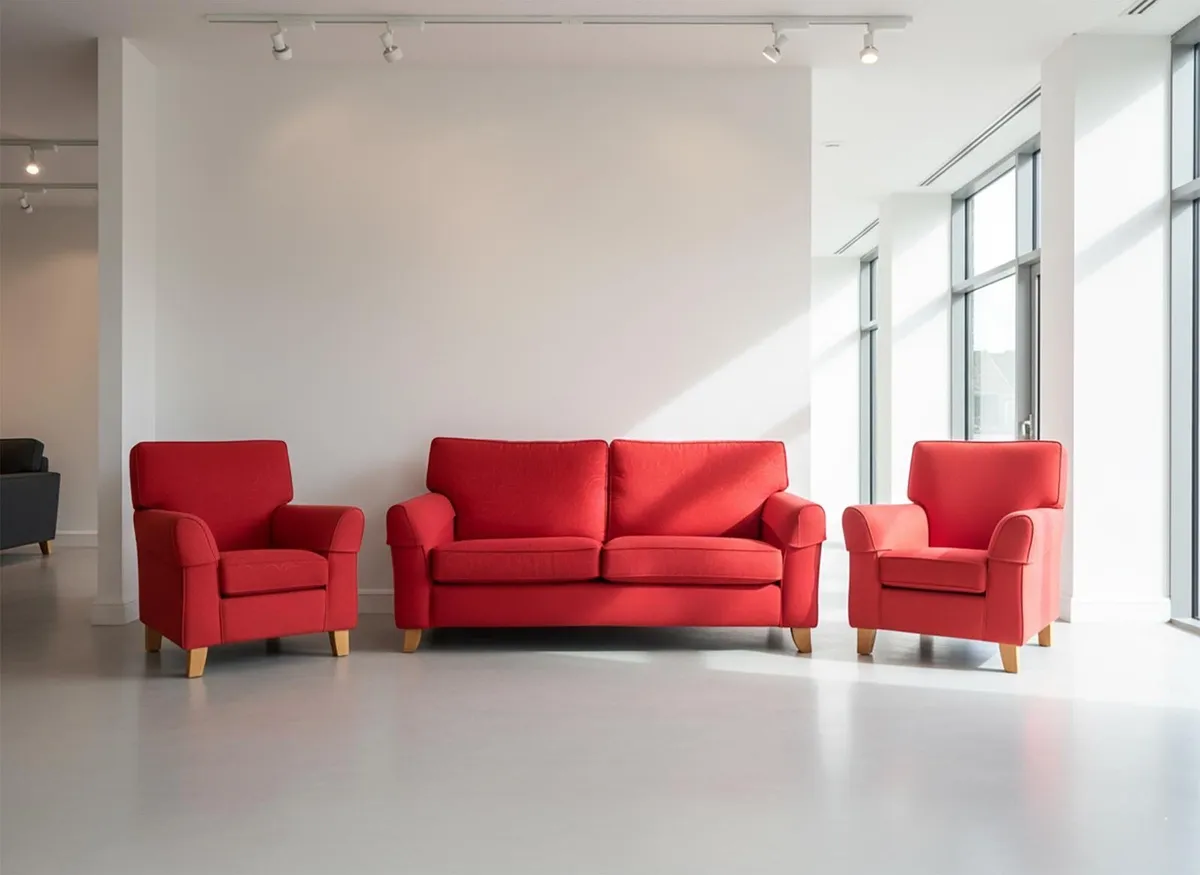 Couch and two armchairs - Image 1