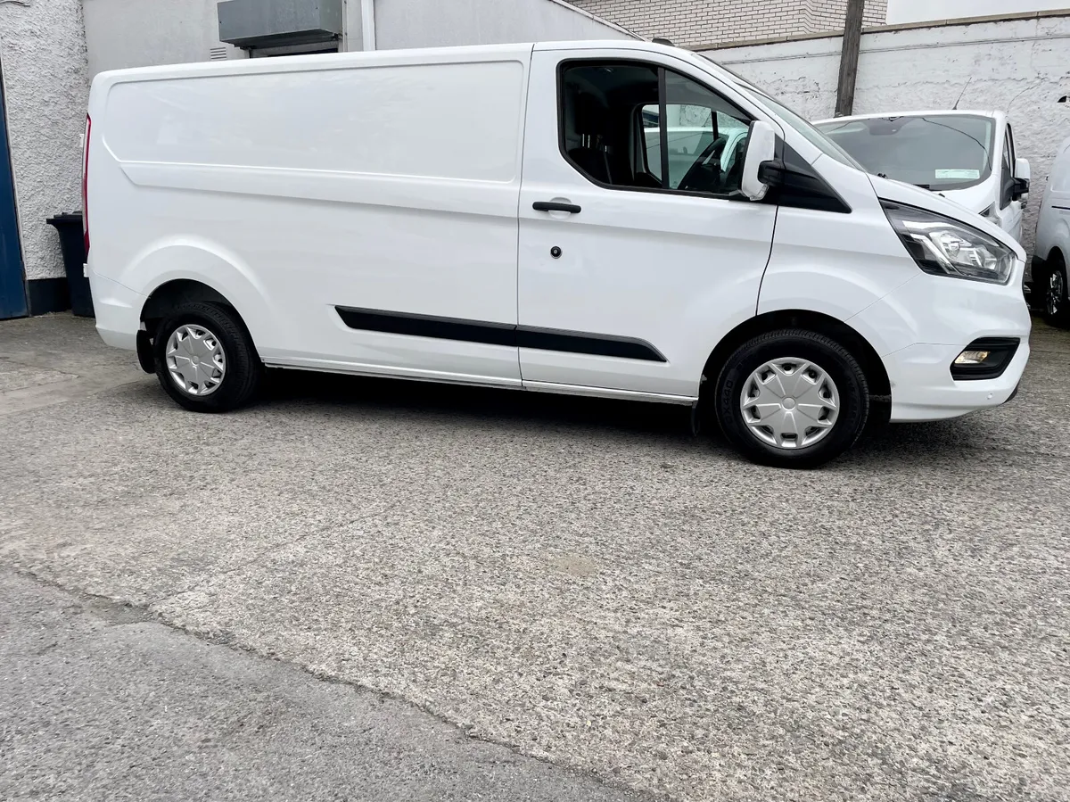 Ford Transit Custom 300L2 Trend 2.0TDCI 130PS,2023 - Image 3