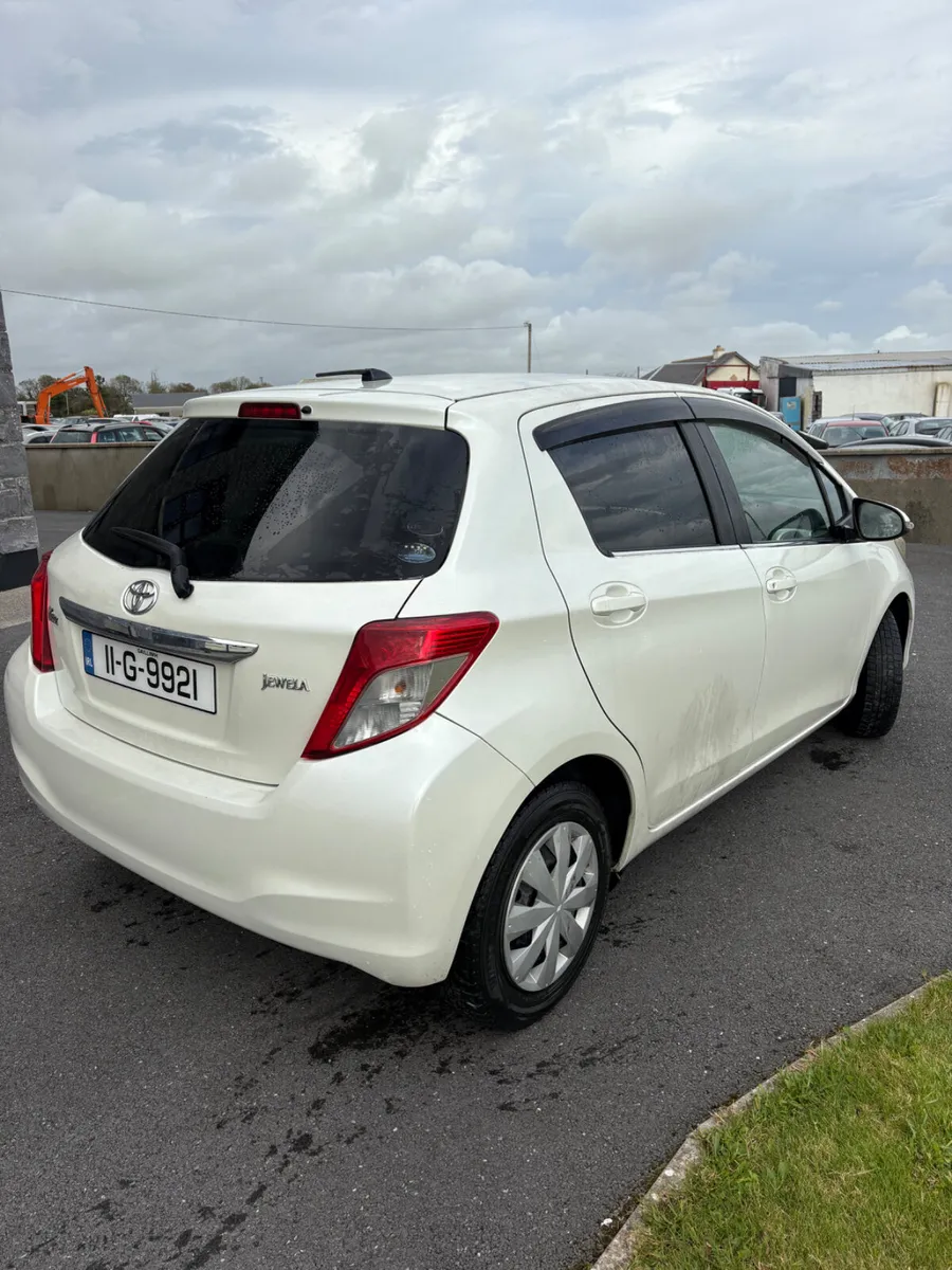Toyota Vitz (trade to sell) - Image 4