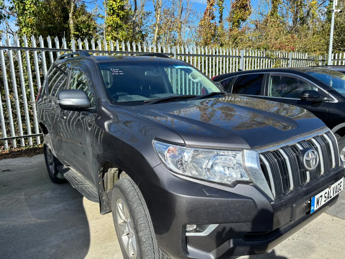 23 Landcruiser SWB Auto ONLY 26km Drives - Image 2