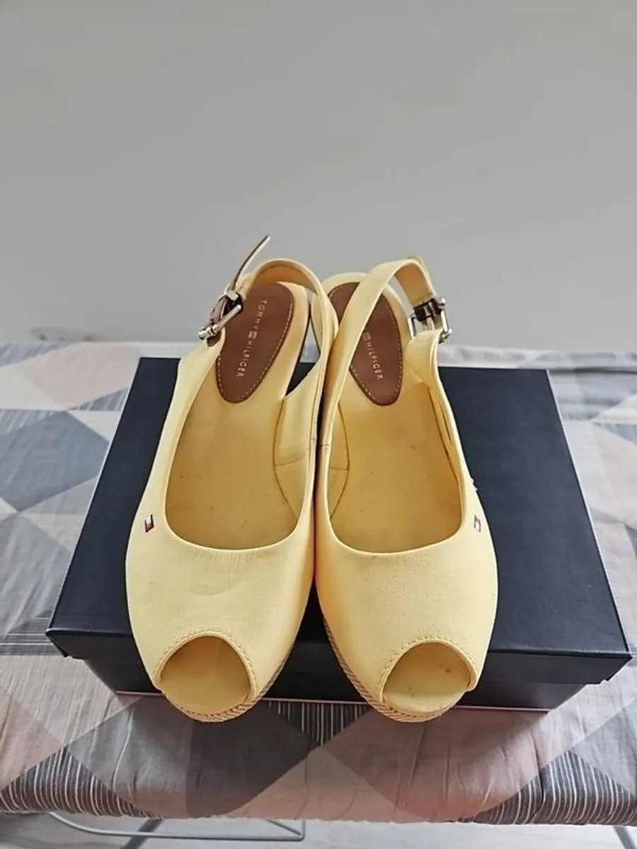 ladies sandles - Image 1
