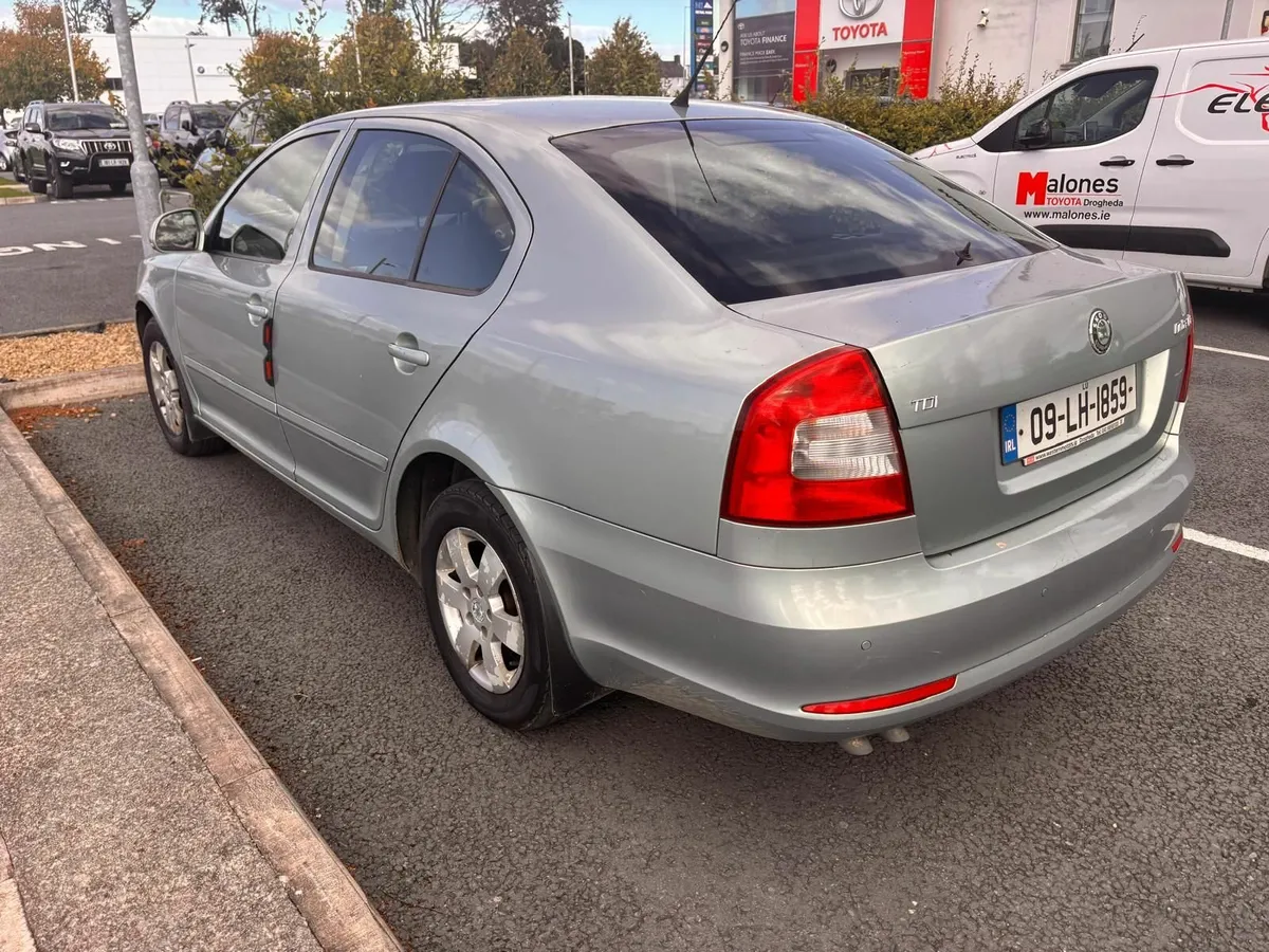 Skoda Octavia 2009 - Image 4