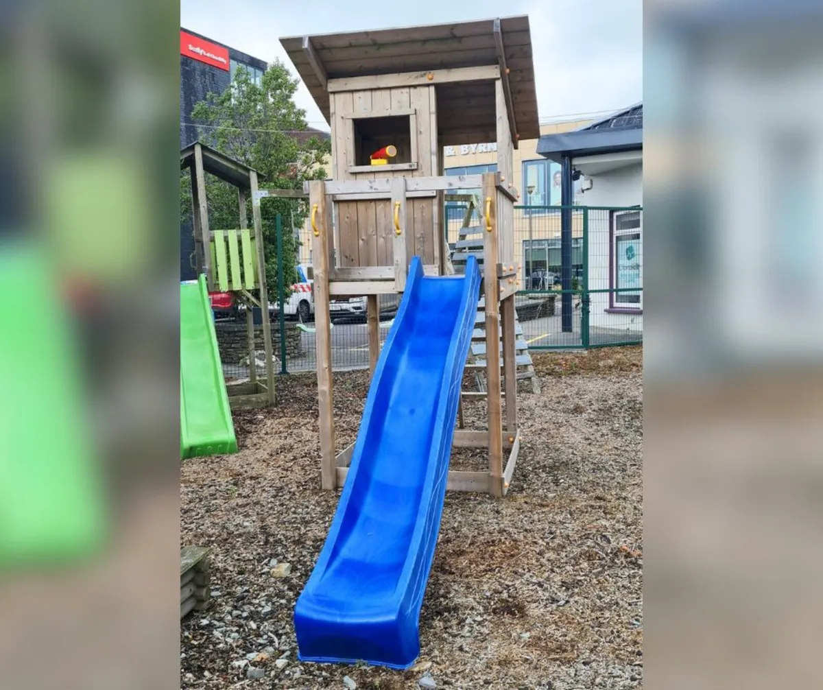Kids Beach Hut Play Tower (Ex Display) - Image 3