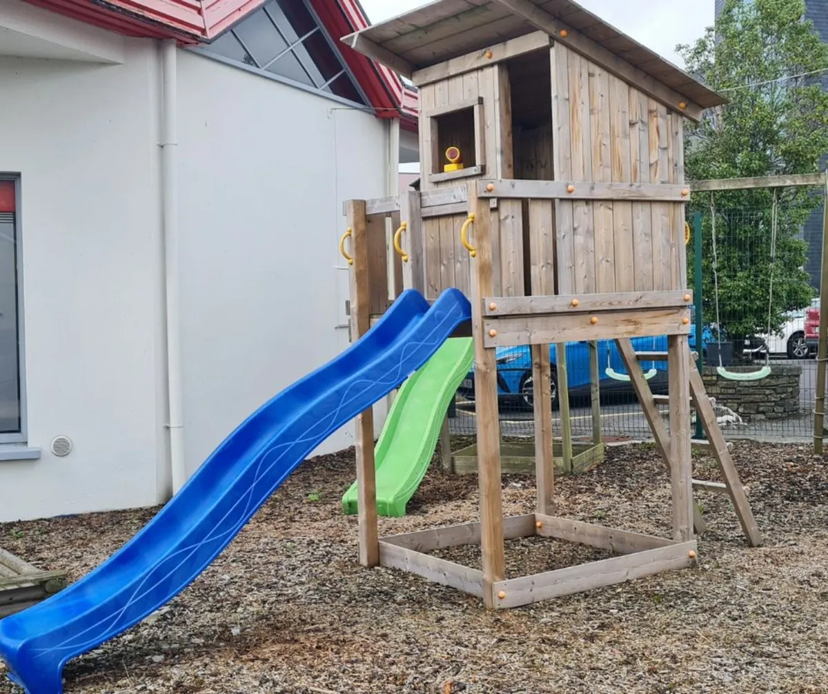 Kids Beach Hut Play Tower (Ex Display) - Image 4