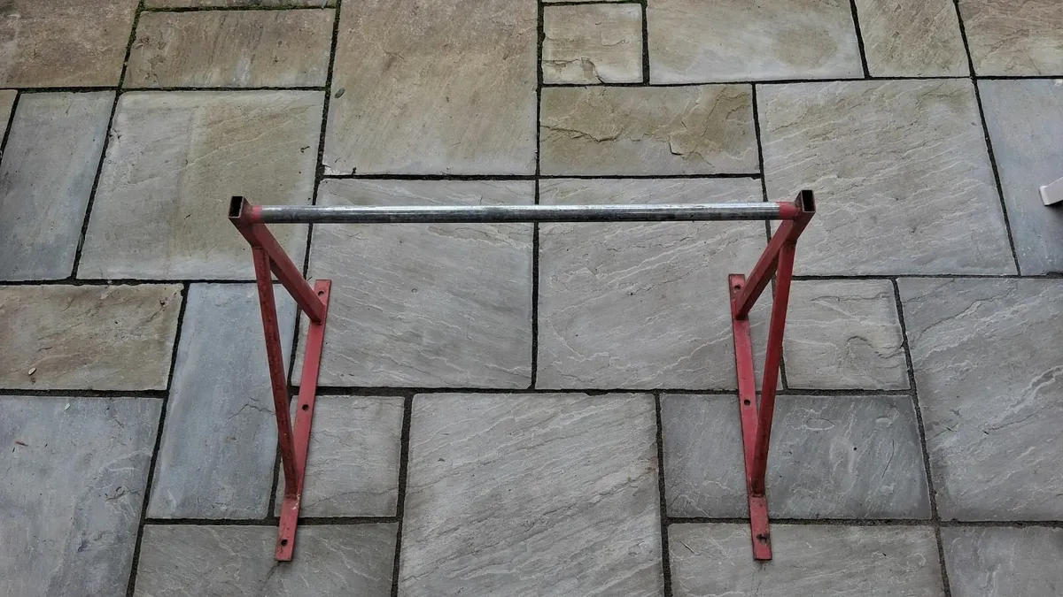 Pull up bar - Image 1