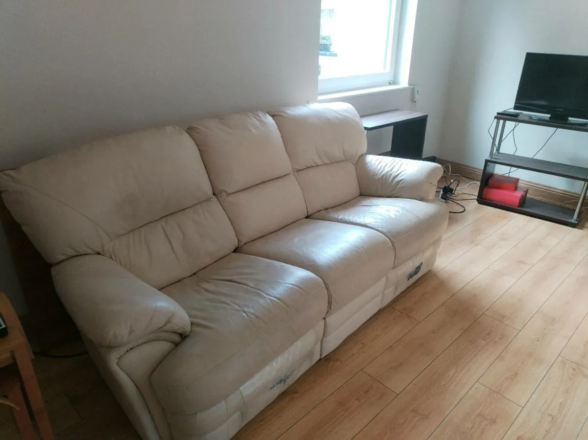 3-Seater Recliner Sofa – Comfortable & Spacious - Image 2
