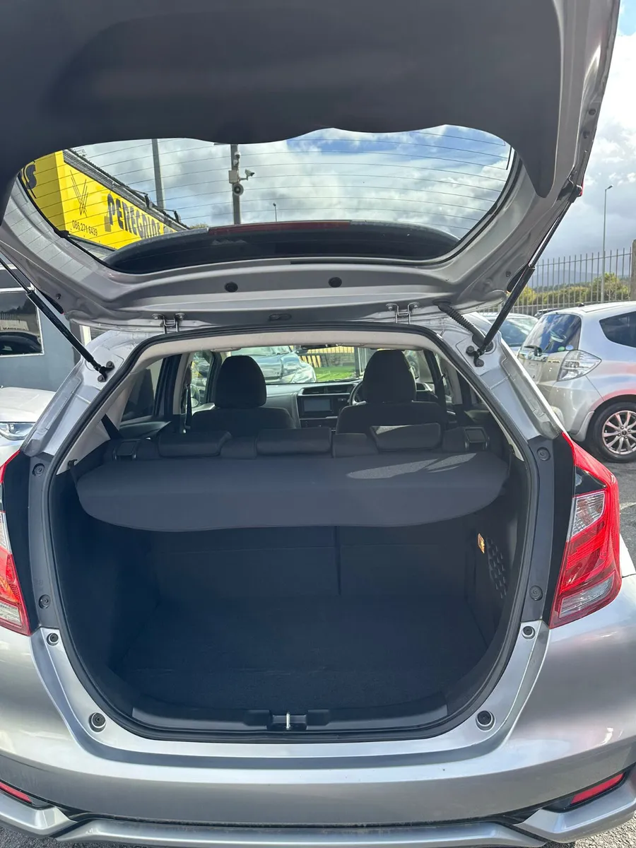 Honda Fit Hybrid  2020 - Image 4