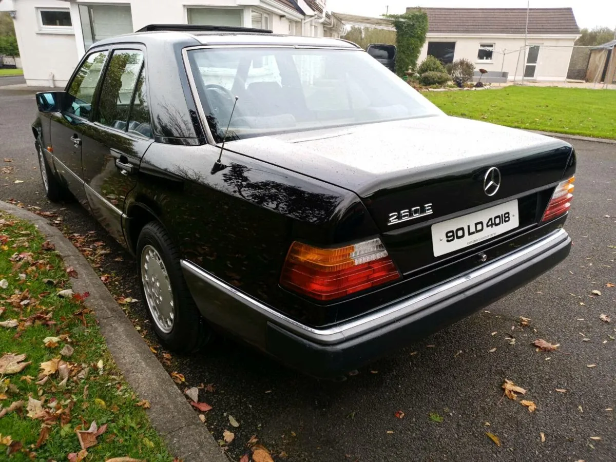 Mercedes 260 e + Mercedes 230e - Image 4
