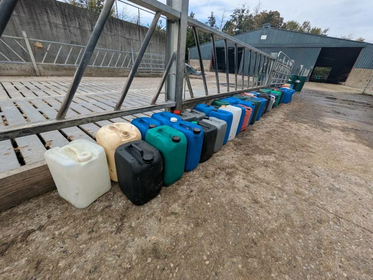FREE 25L / 20L drums