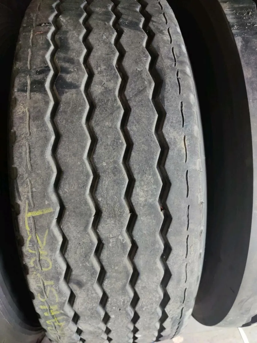 VARIOUS TRAILER TYRES /385/65/22.5 ON RIMS - Image 3