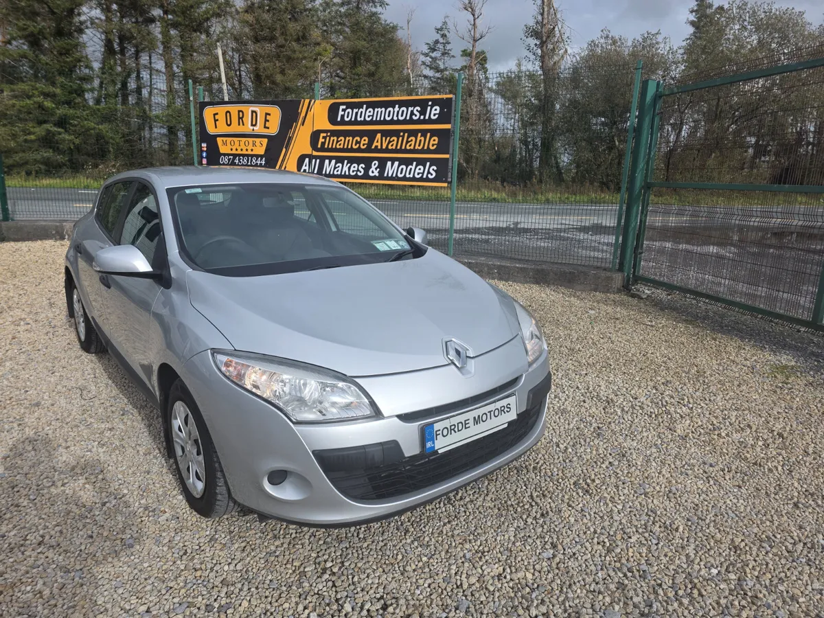 Renault Megane 2010 - Image 1
