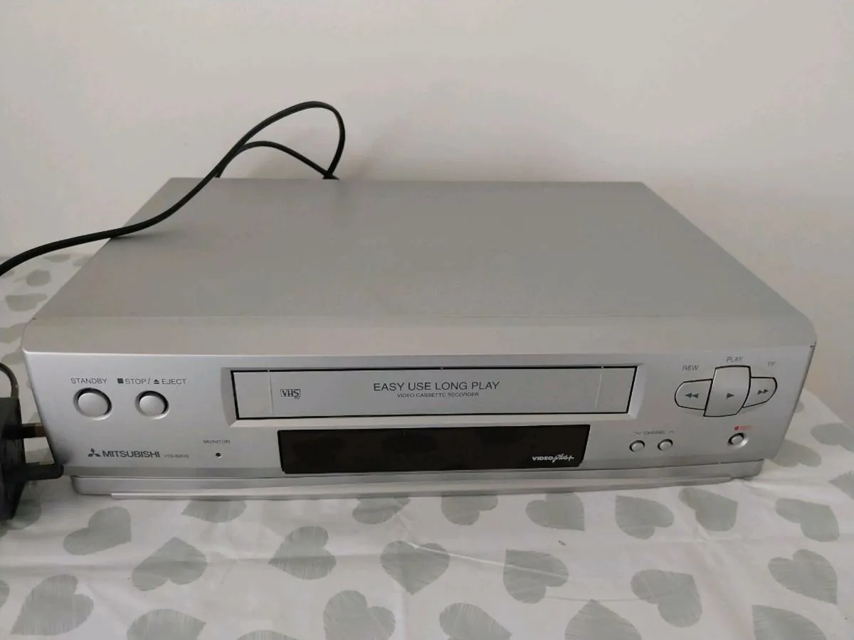 mitsubishi vcr player - Image 1