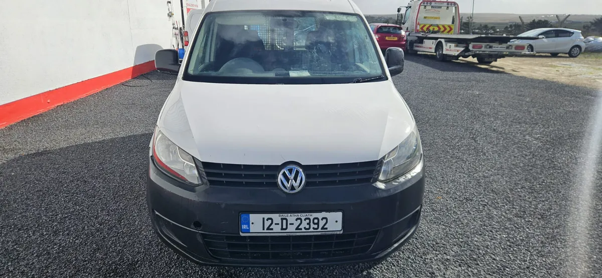 Volkswagen Caddy 2012 - Image 2