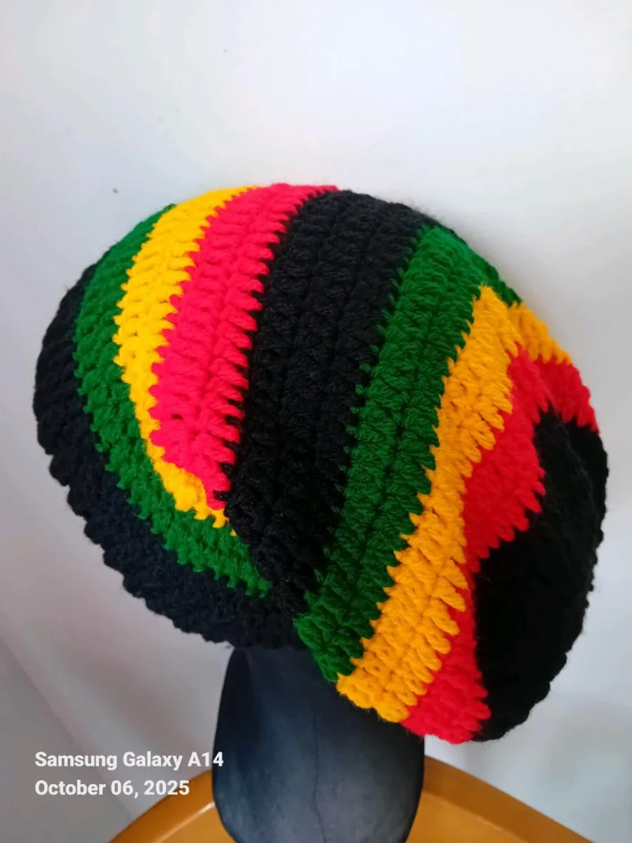 Handmade crochet hats - Image 2