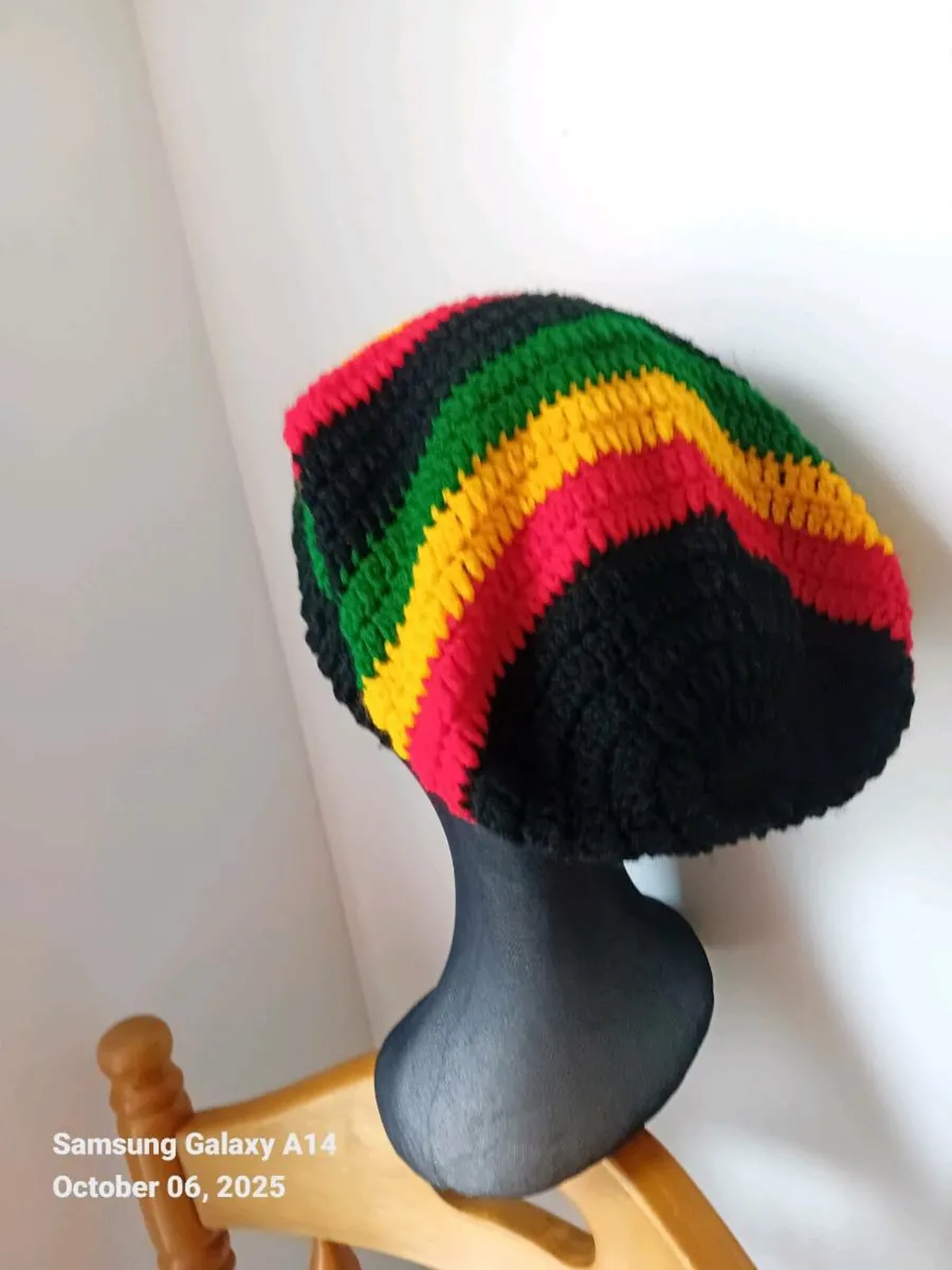 Handmade crochet hats - Image 3