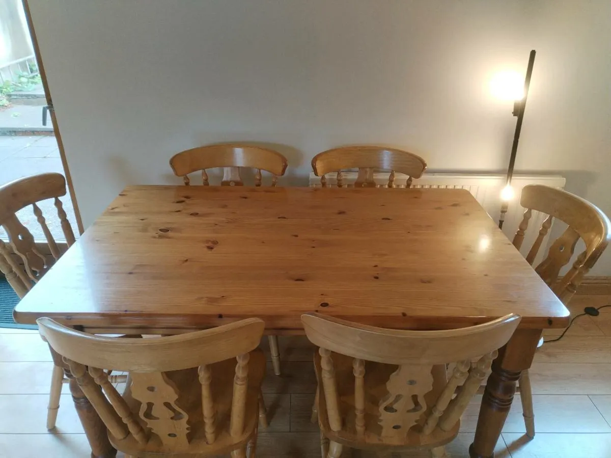 Solid Pine Dining Table with 6 Matching Chairs
€30 - Image 3