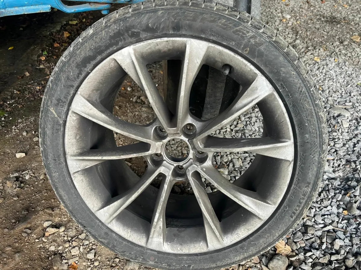 VW  4 tyres - Image 2