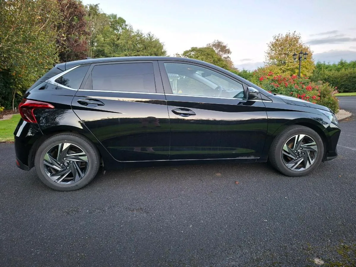 Hyundai i20 Deluxe Plus - Image 1