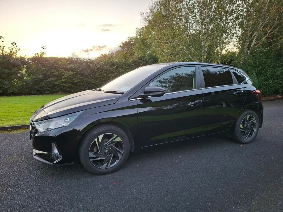 Hyundai i20 Deluxe Plus - Image 2