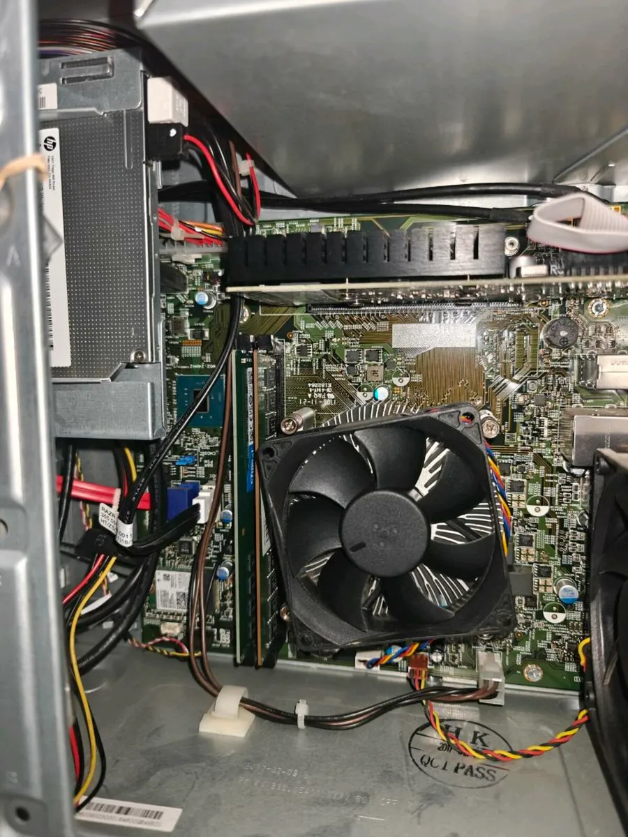 HP 570 Desktop- I7-7700 - Image 3