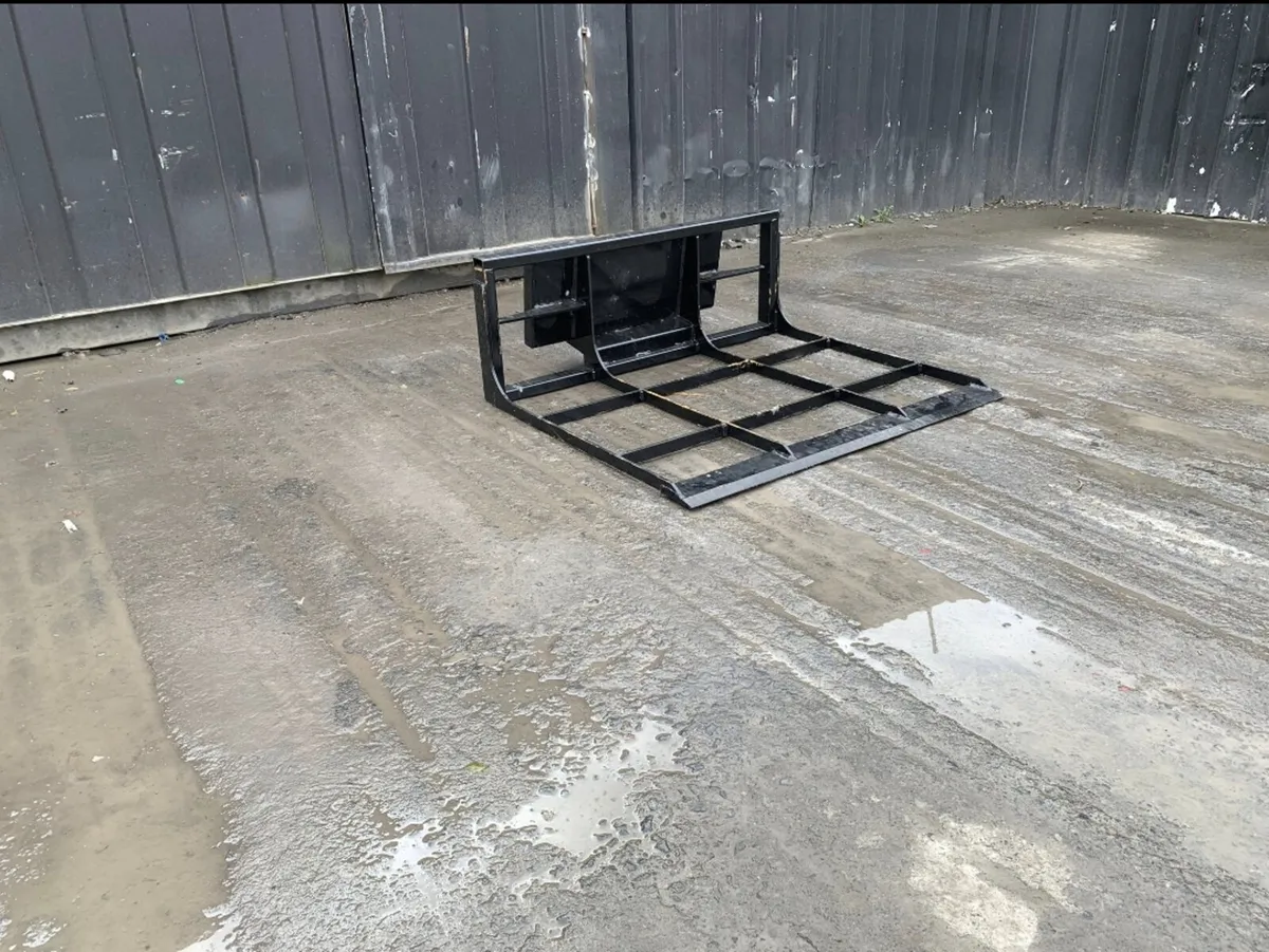 Brand New Mini Skid Steer Landplane - Image 3