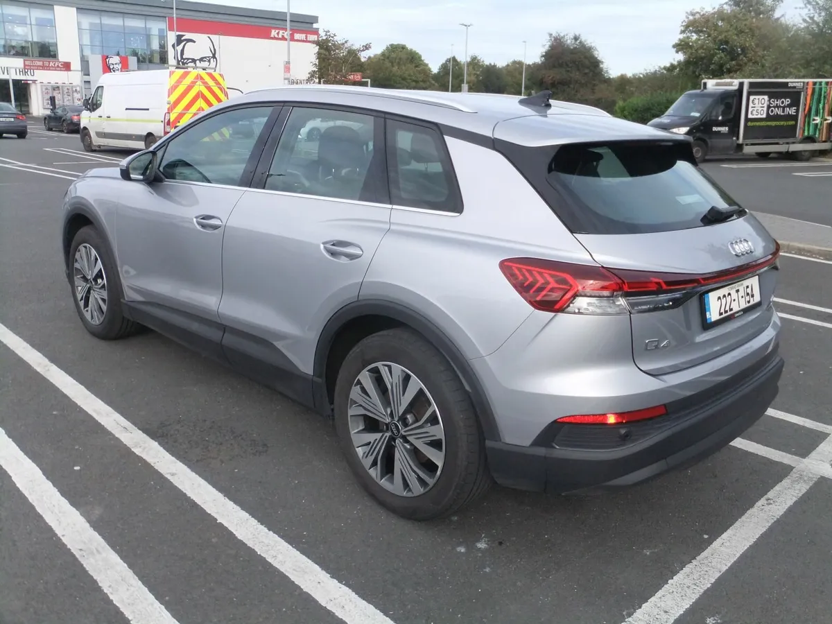 Audi Q4 E-tron 2022 40 Advance - Image 4