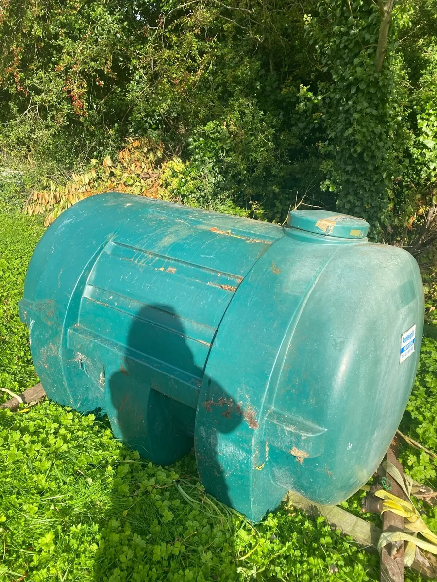 Empty oil tank - Image 1