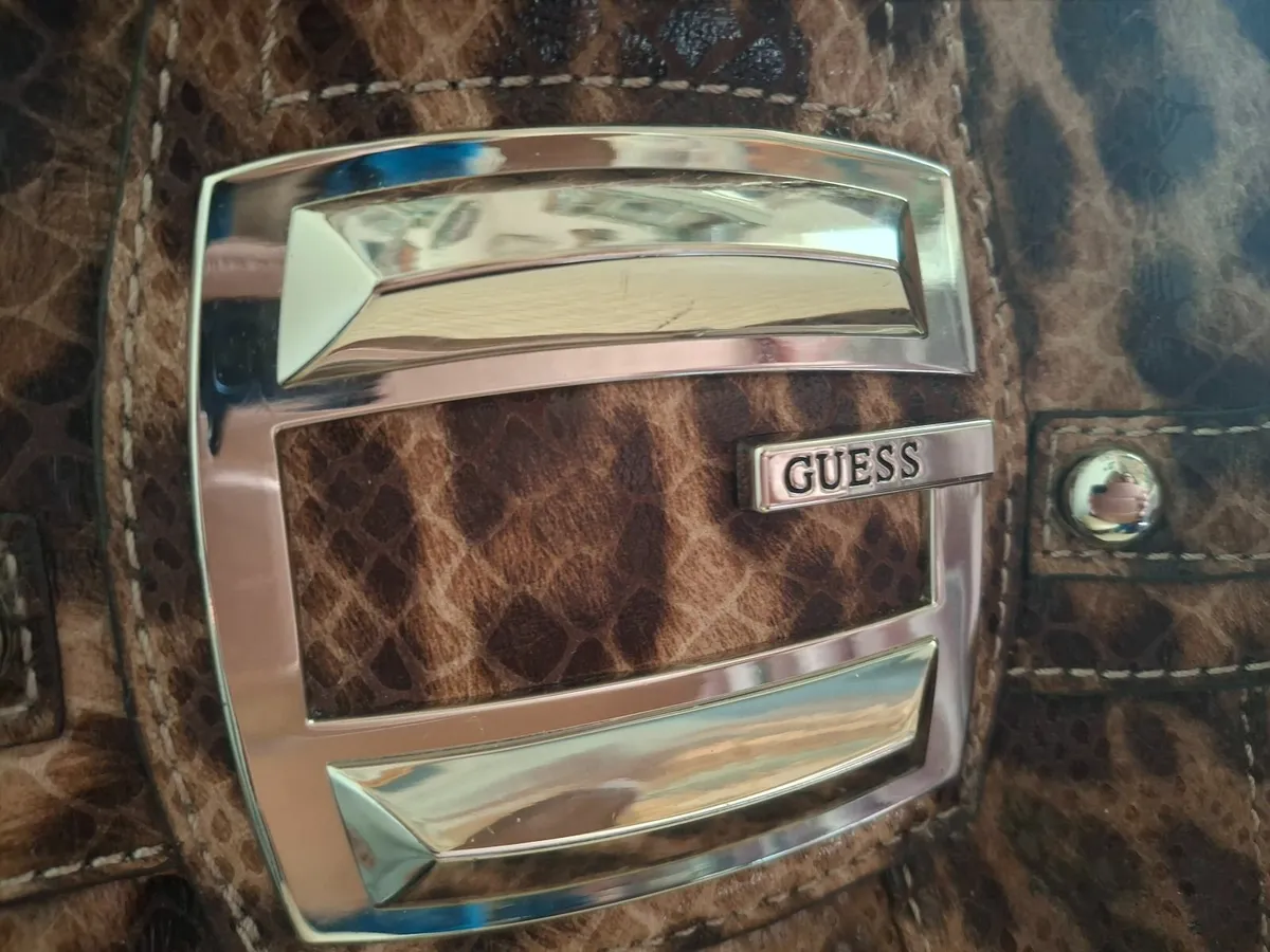 NEW CONDITION GUESS Leopard Chain Bag. - Image 2