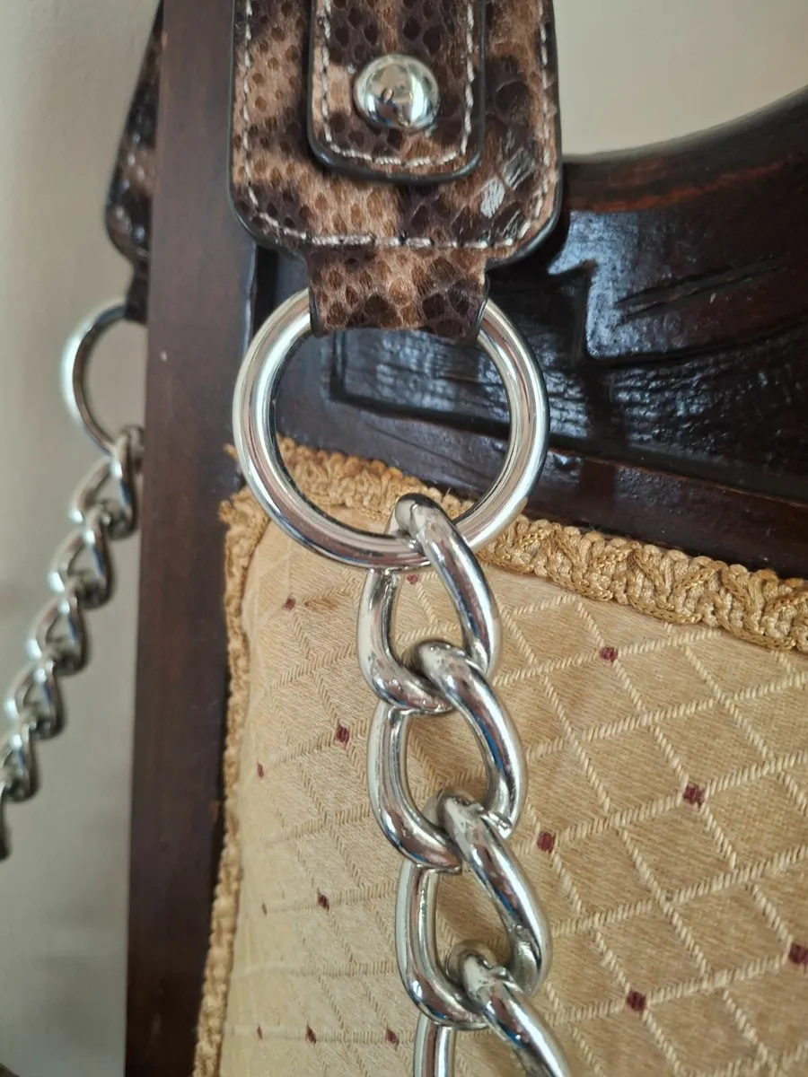 NEW CONDITION GUESS Leopard Chain Bag. - Image 3