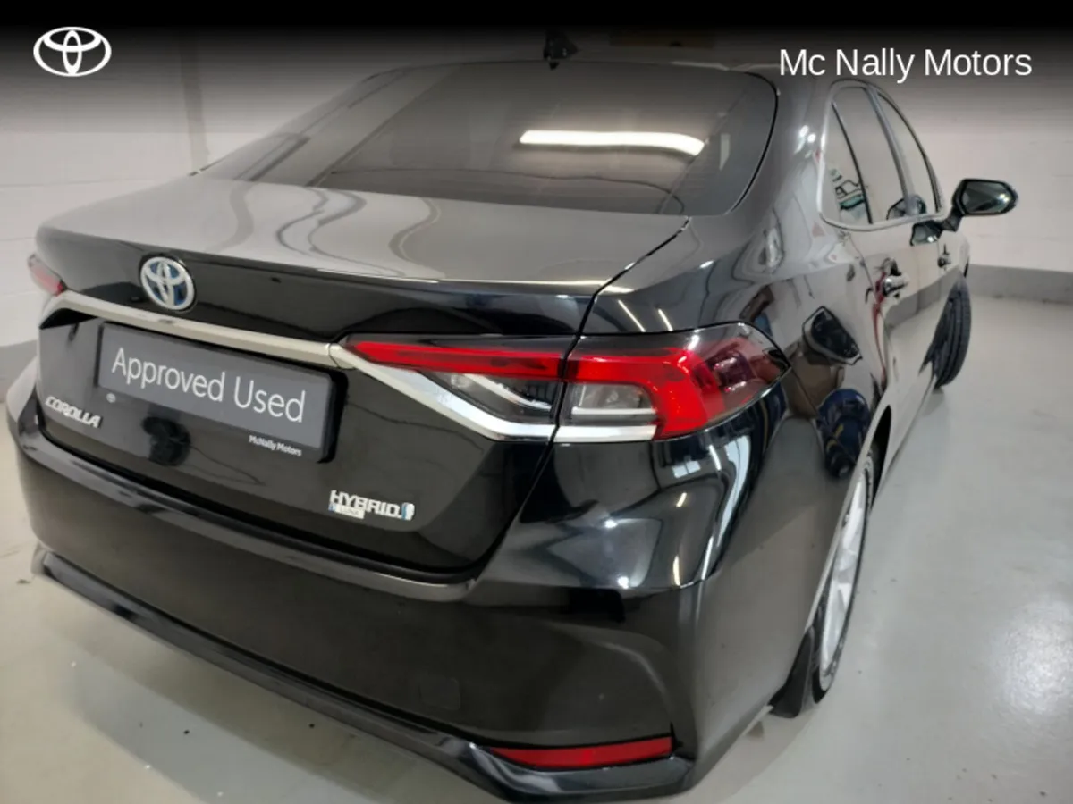 Toyota Corolla HYBRID LUNA SALOON - Image 3
