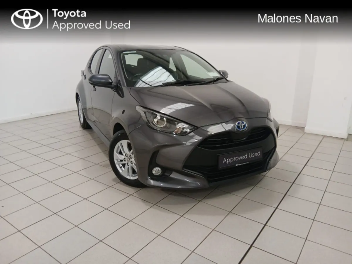 Toyota Yaris 1.5 HYBRID LUNA 4DR AUTO - Image 1