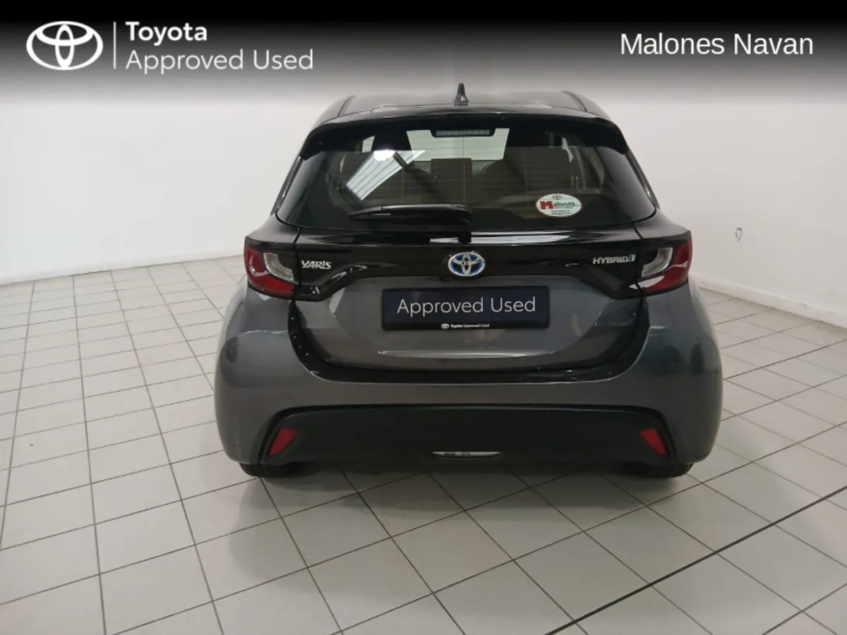 Toyota Yaris 1.5 HYBRID LUNA 4DR AUTO - Image 4