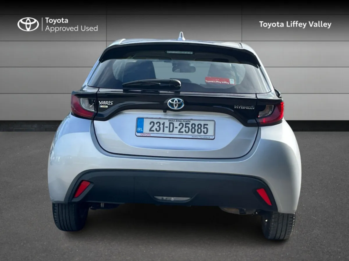 Toyota Yaris YARIS 1.5 HYBRID LUNA - Image 4