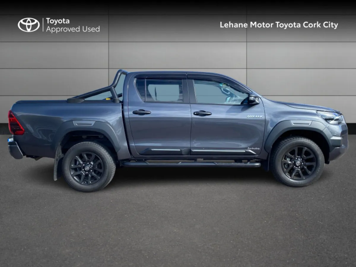 Toyota Hilux HILUX 2.8 INVINCIBLE - Image 3