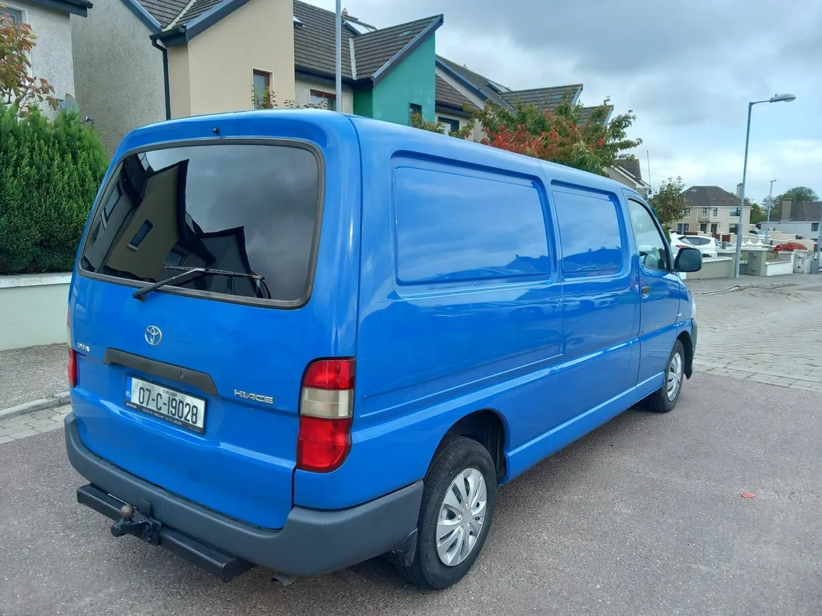 07 Toyota HiAce D4D LWB - Image 4