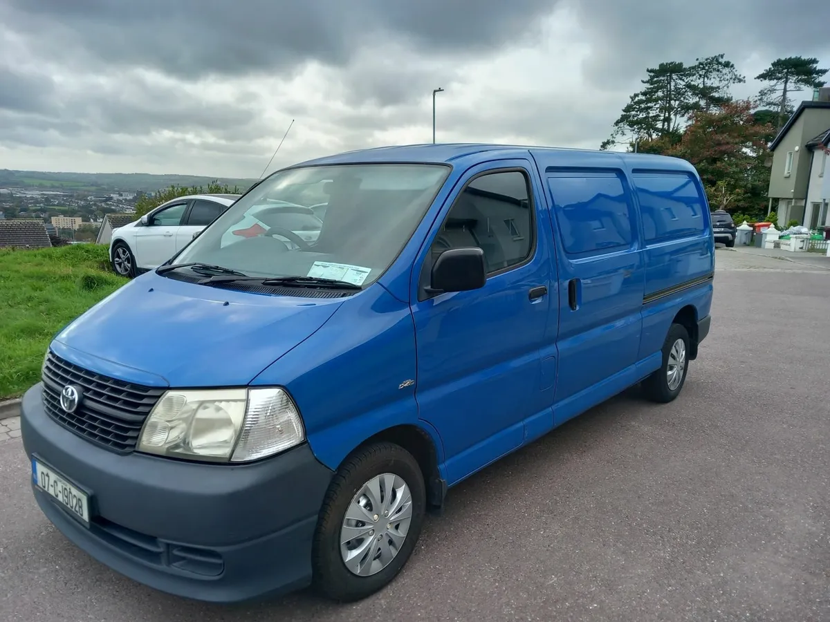 07 Toyota HiAce D4D LWB - Image 2