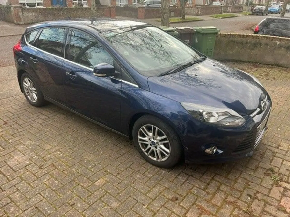 Ford Focus 2013 - Image 2