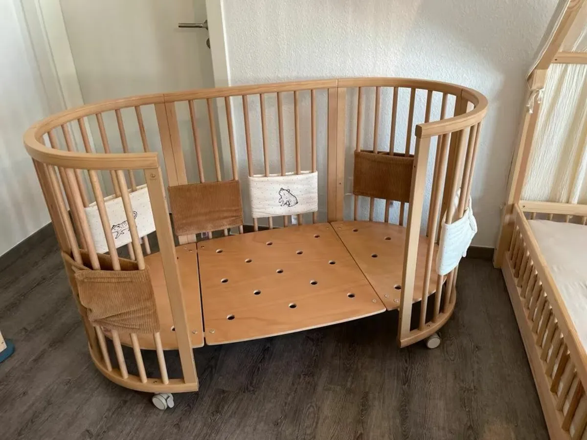 Stokke Sleepi V3 Baby Bed New Mattress nearly new - Image 4