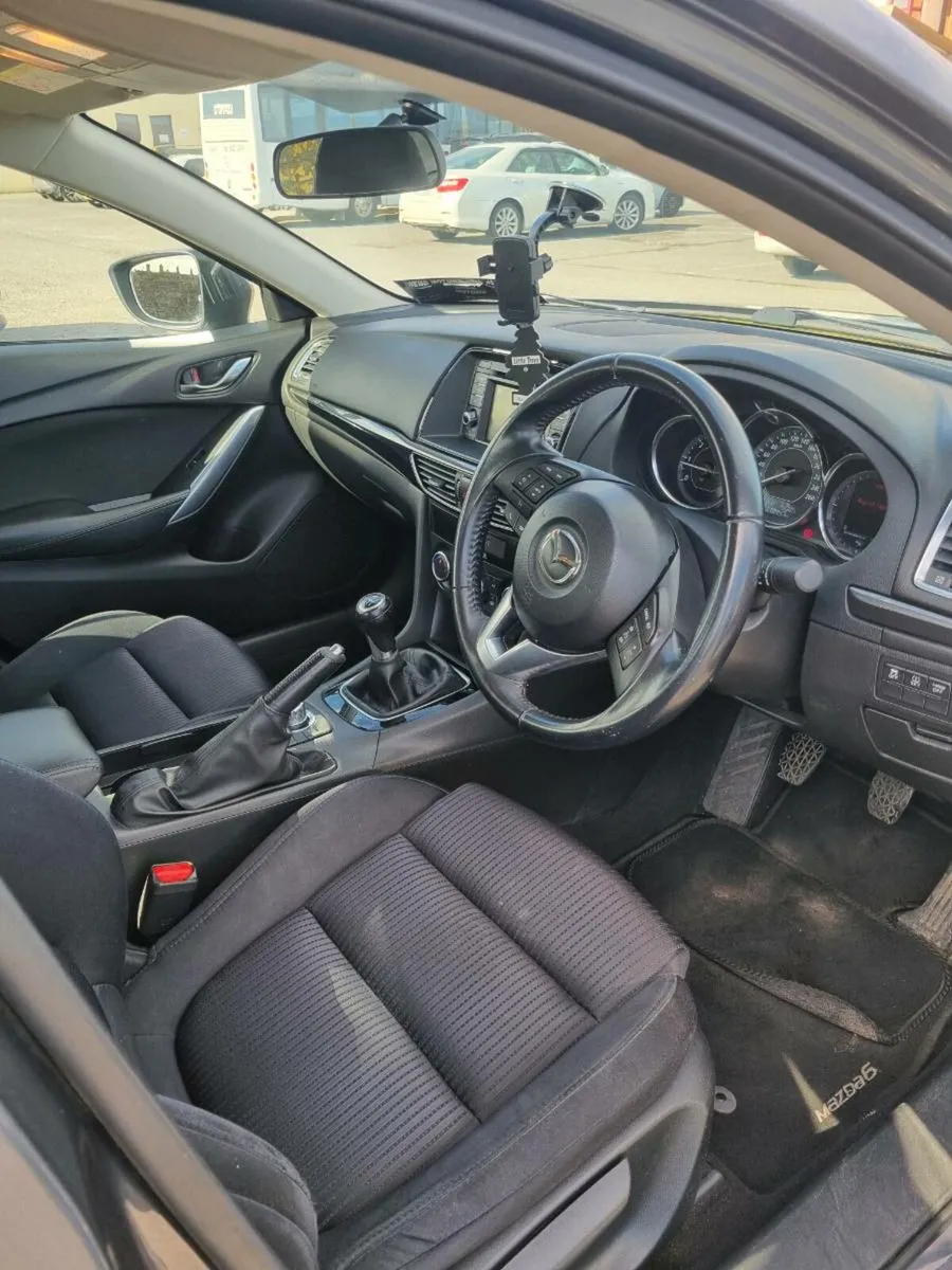 Car - Image 4