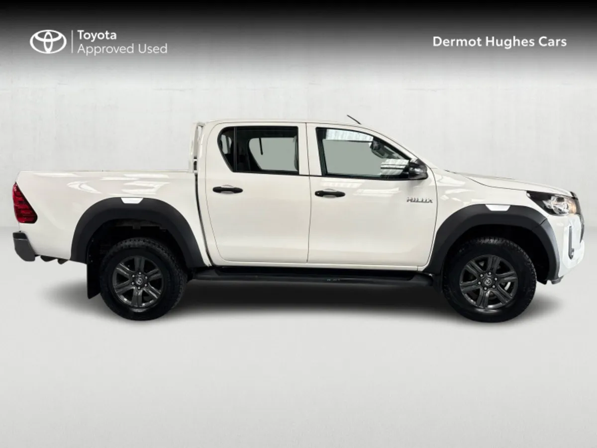 Toyota Hilux 2.4 DLX DOUBLE CAB 4DR - Image 3