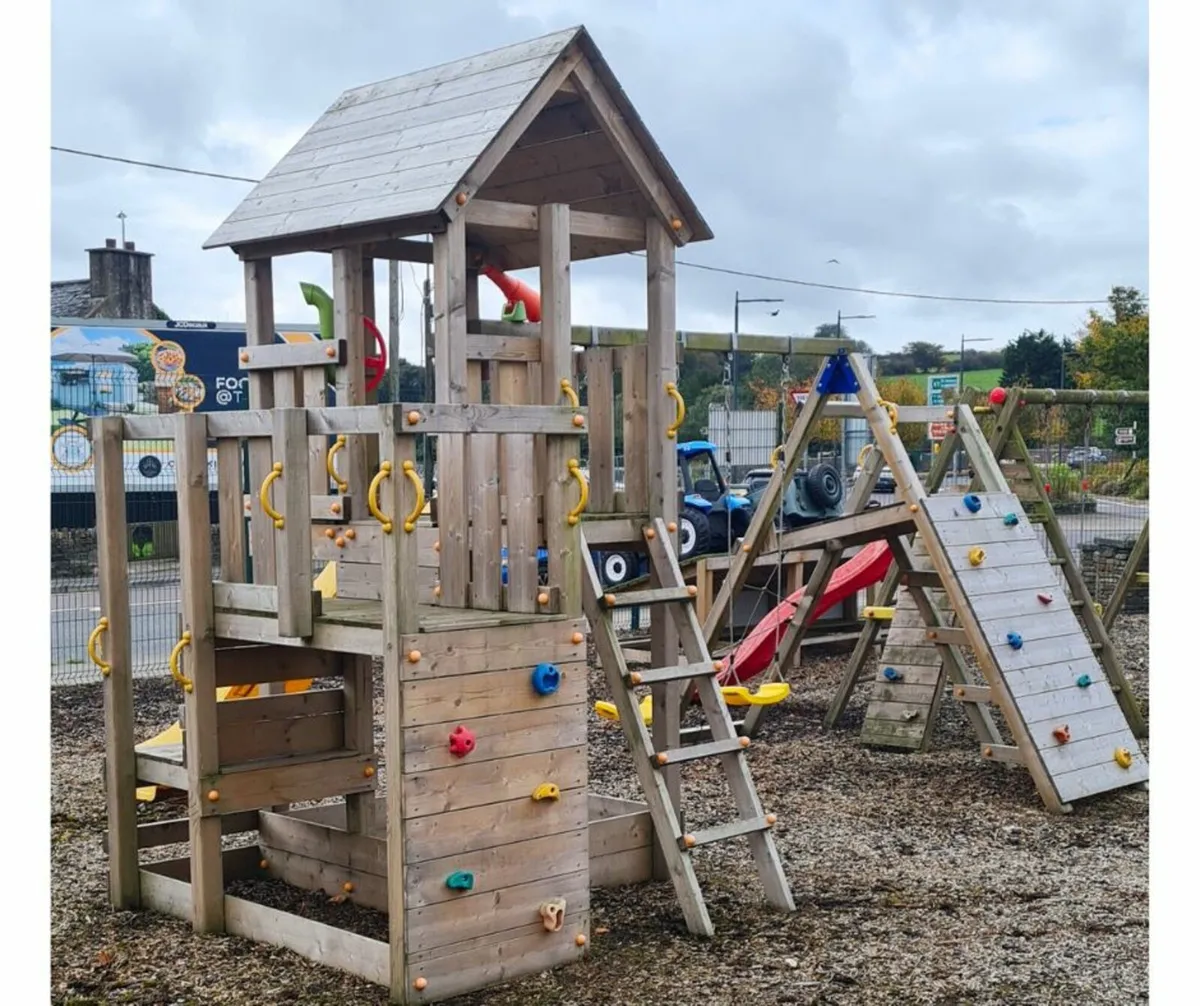 Kids Penthouse Play Unit and Swing (Ex Display) - Image 2