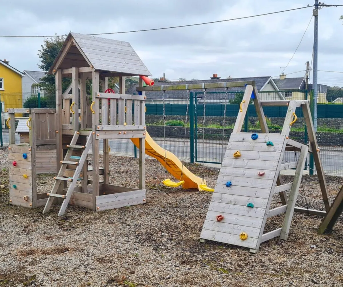 Kids Penthouse Play Unit and Swing (Ex Display) - Image 3