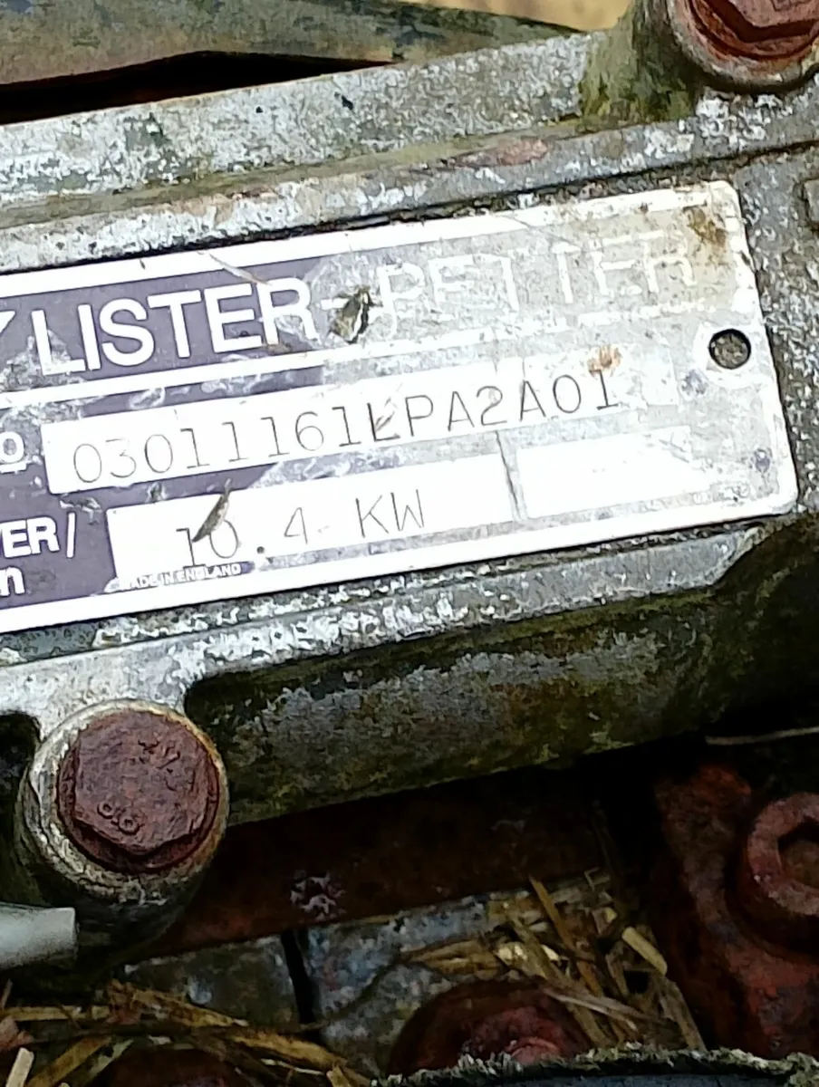 Lister twin cylinder diesel engine - Image 3