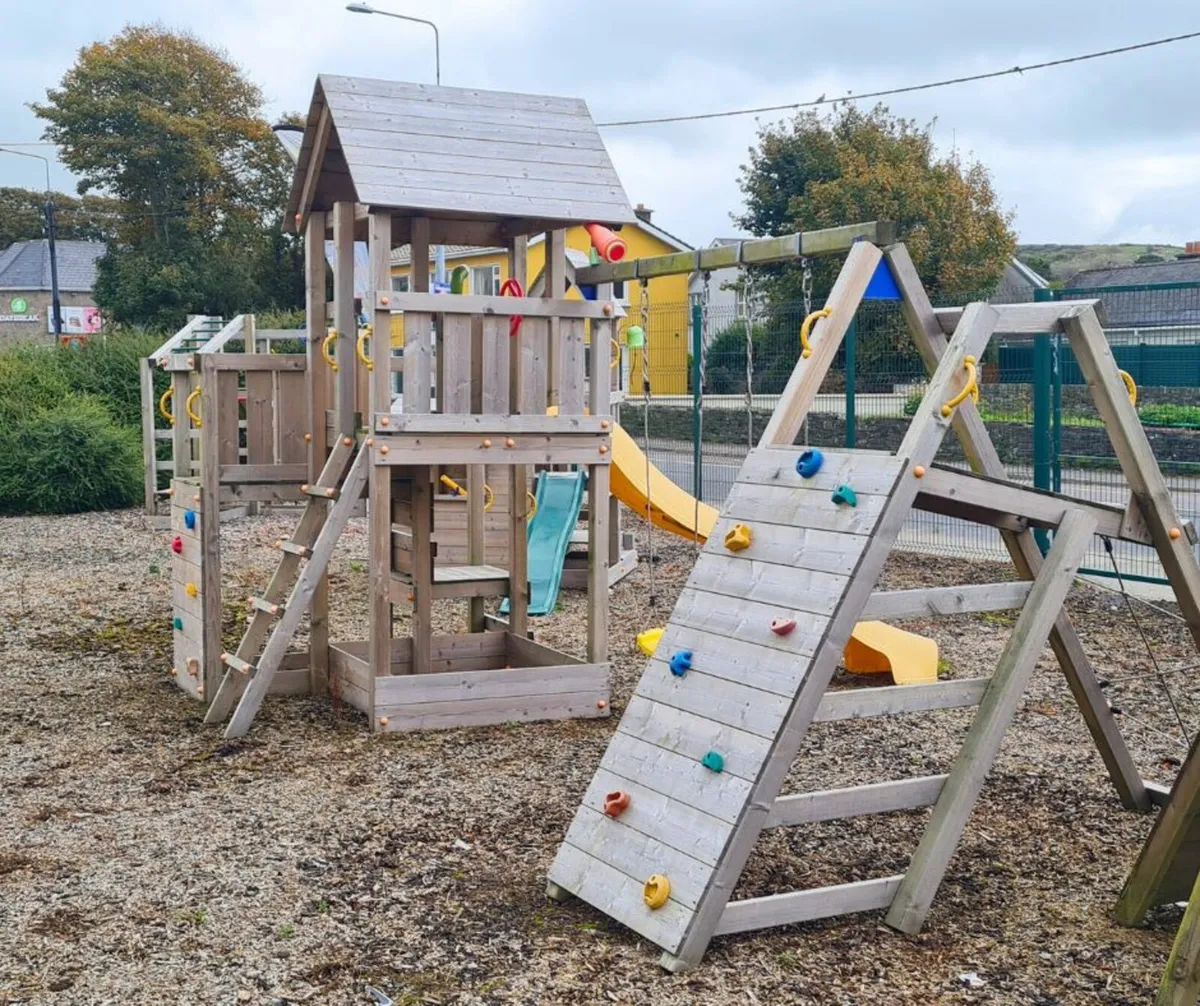 Kids Penthouse Play Unit and Swing (Ex Display) - Image 4