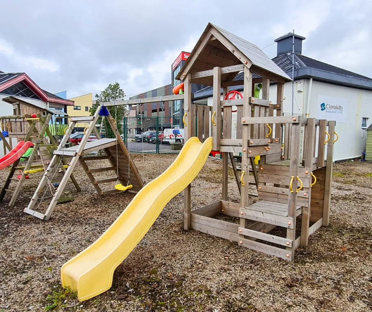 Kids Penthouse Play Unit and Swing (Ex Display) - Image 1