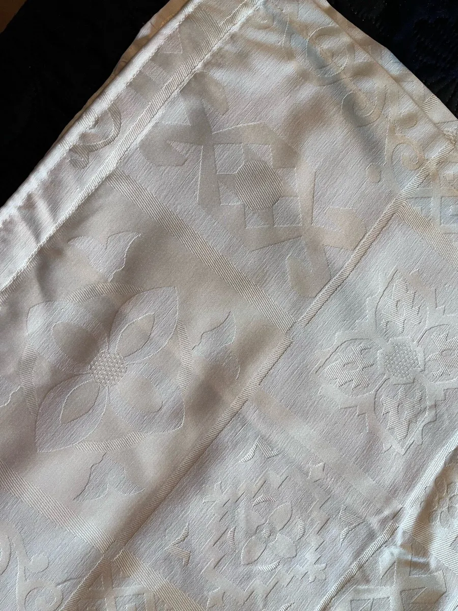 Curtains - Image 3