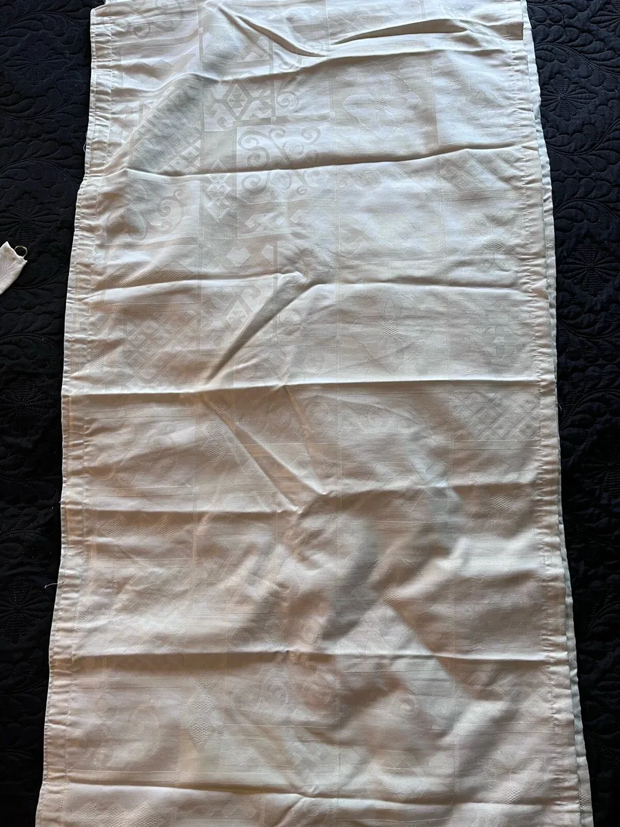 Curtains - Image 4