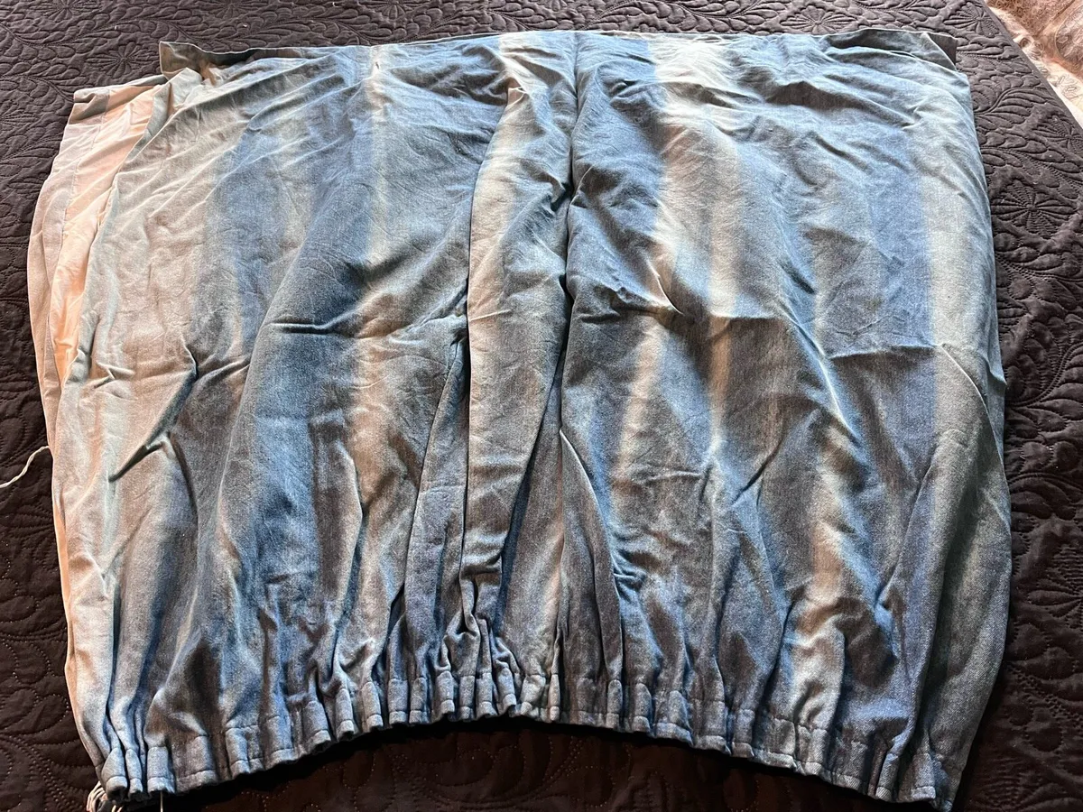 Curtains - Image 1