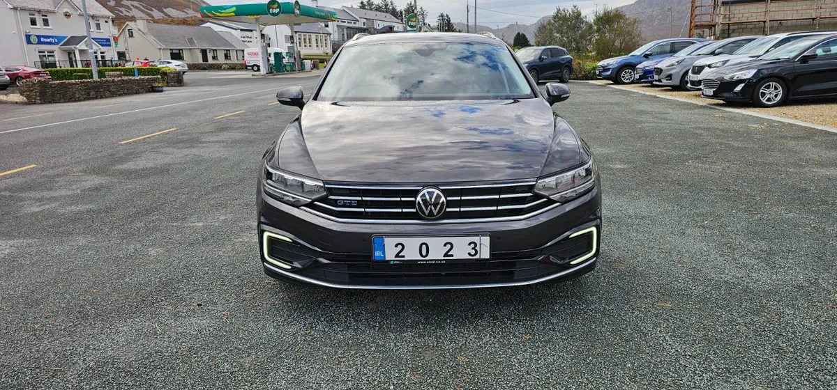 Volkswagen Passat  GTE Petrol Hybrid 2023 - Image 3